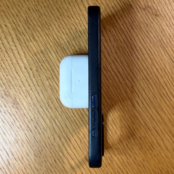 Apple FineWoven Case - Picture 6 of 11